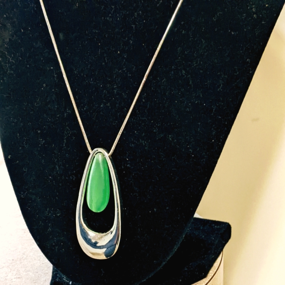Silver Rockabye Chalcedony Necklace